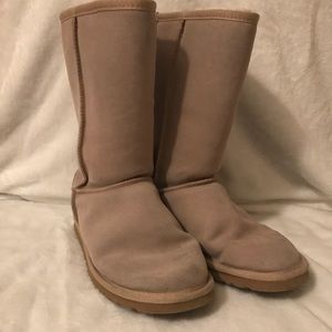 Ugg boots - barely worn.